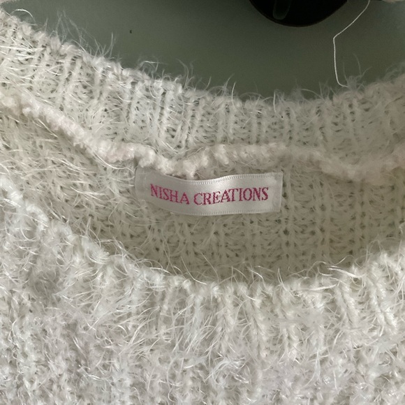 Fuzzy Canada Sweater - Picture 3 of 7